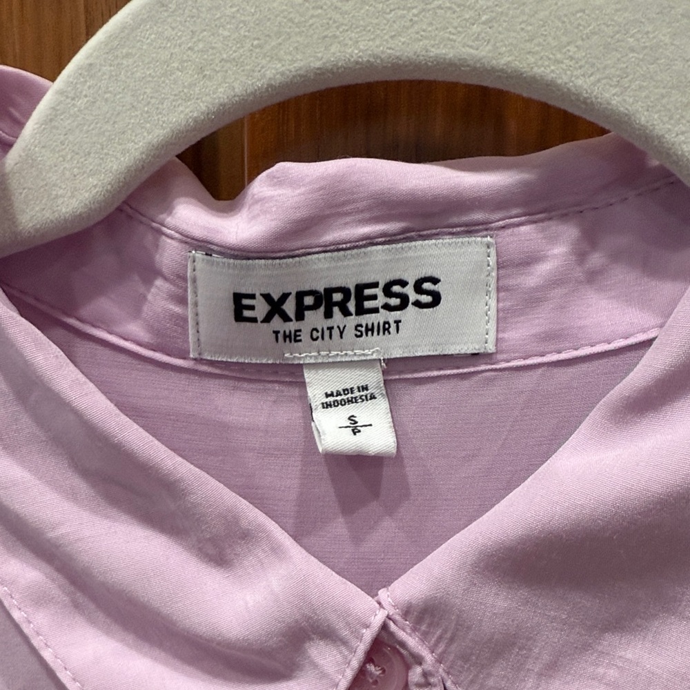 Express Women's Light Pink Purple Button Down Shirt - Picture 2 of 7
